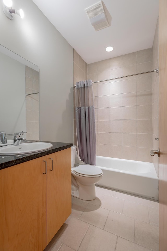277 W 19th St, Chattanooga, TN 37408 - full bathroom featuring shower / bath combo with shower curtain, vanity, tile patterned flooring, and recessed lighting