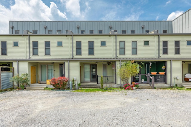 277 W 19th St, Chattanooga, TN 37408 - multi unit property with a porch