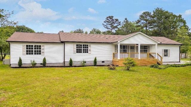 8208 Hixson Springs Rd, Signal Mountain, TN 37377 - ranch-style home featuring a porch, a front yard, crawl space, and roof with shingles