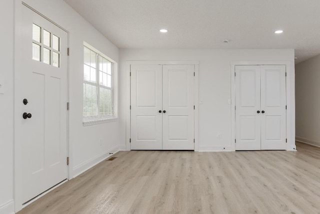 8208 Hixson Springs Rd, Signal Mountain, TN 37377 - foyer featuring light wood finished floors and recessed lighting