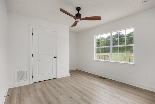 8208 Hixson Springs Rd, Signal Mountain, TN 37377 - spare room with light wood-type flooring, ceiling fan, and a smoke detector