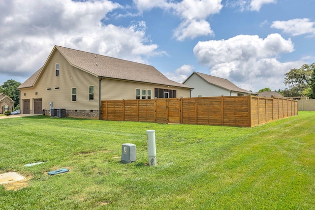 386 Twelve Oaks Dr, Rock Spring, GA 30739 - view of yard with an attached garage