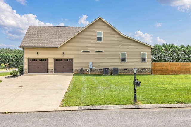 386 Twelve Oaks Dr, Rock Spring, GA 30739 - view of side of property featuring concrete driveway, crawl space, an attached garage, and a shingled roof