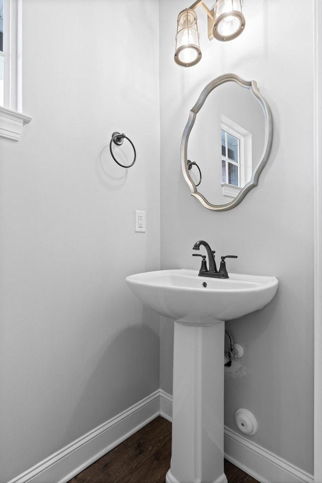 3480 Travertine Ln, Chattanooga, TN 37405 - bathroom with baseboards and wood finished floors