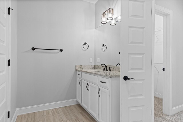 3480 Travertine Ln, Chattanooga, TN 37405 - bathroom featuring vanity and a walk in closet