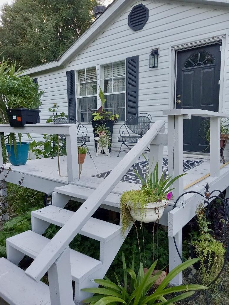 435 7th Ave E, Coalmont, TN 37313 - wooden deck featuring stairs
