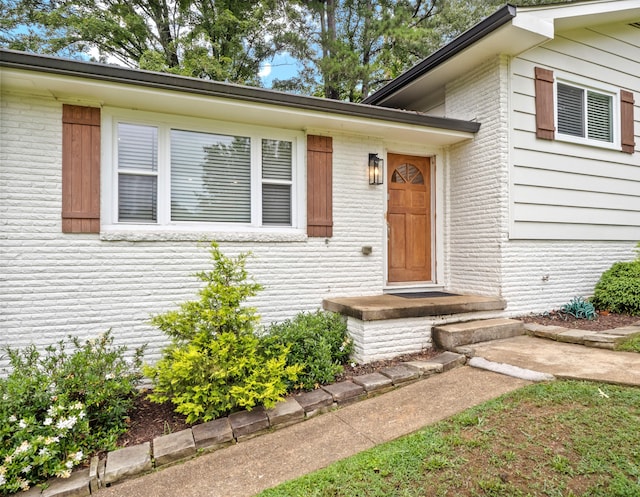 957 Elaine Trl, Chattanooga, TN 37421 - entrance to property with brick siding