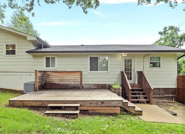 957 Elaine Trl, Chattanooga, TN 37421 - rear view of property with a wooden deck