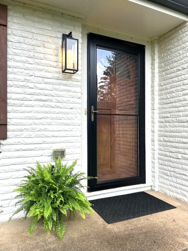 957 Elaine Trl, Chattanooga, TN 37421 - property entrance featuring brick siding