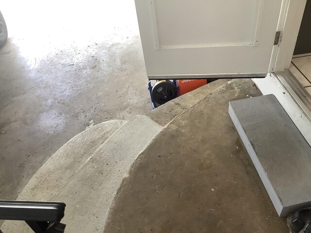 1322 Vance Rd, Chattanooga, TN 37421 - detailed view of concrete floors