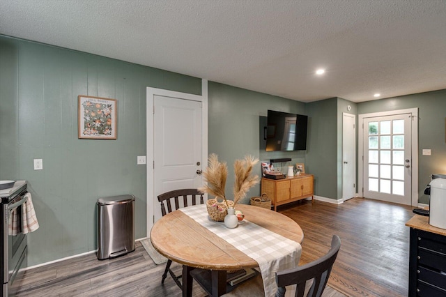 308 Pledger Pkwy, Lafayette, GA 30728 - dining room with wood finished floors, a textured ceiling, and recessed lighting