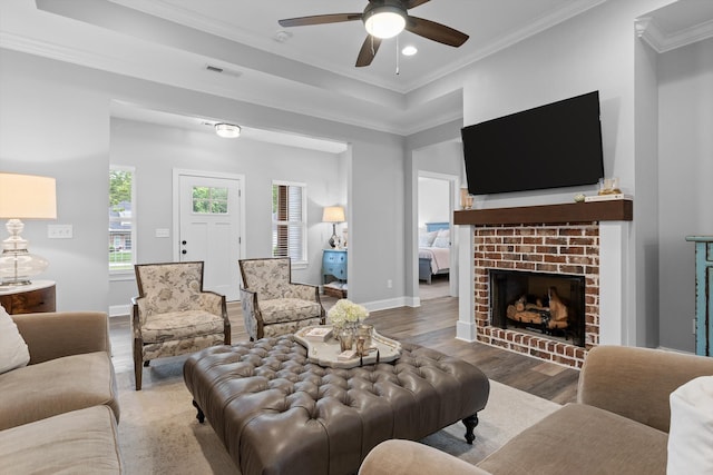 3339 Stone Creek Dr, Chattanooga, TN 37405 - living area featuring crown molding, ceiling fan, wood finished floors, a fireplace, and recessed lighting