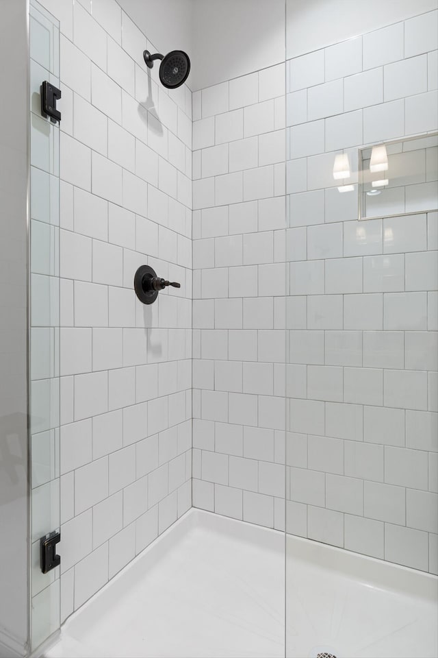 3339 Stone Creek Dr, Chattanooga, TN 37405 - full bathroom with a tile shower