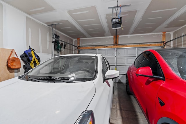 559 Cliff St, Morristown, TN 37814 - garage featuring a garage door opener