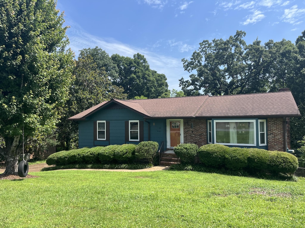 941 Sherry Cir, Hixson, TN 37343 - photo 2