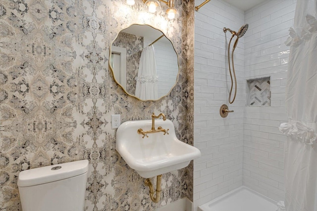 395 Robinson Ln, Decatur, TN 37322 - full bath with tiled shower and toilet