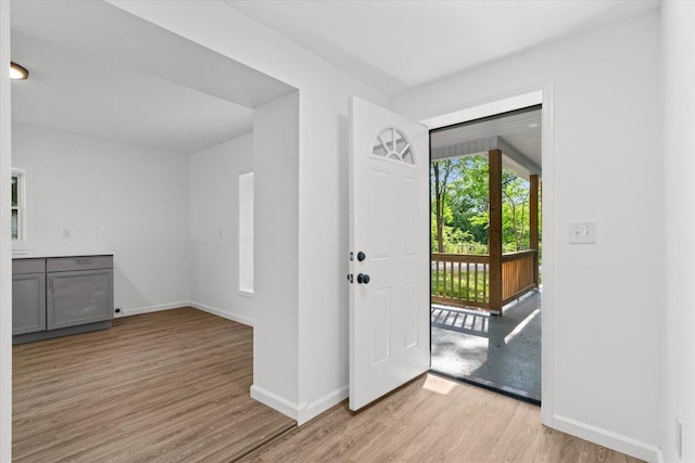 54 Austin Cir, Rossville, GA 30741 - entrance foyer with light wood finished floors and baseboards