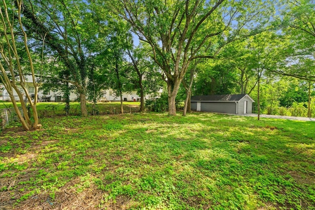 54 Austin Cir, Rossville, GA 30741 - view of grassy yard with an outdoor structure