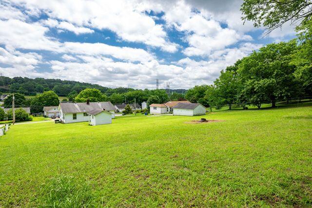 3313 Harrison Pike, Chattanooga, TN 37416 - view of grassy yard