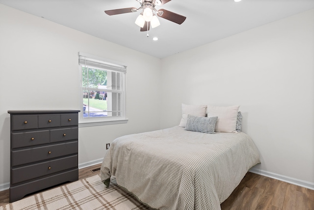 7622 Nadick Ln, Hixson, TN 37343 - bedroom with wood finished floors, recessed lighting, and a ceiling fan
