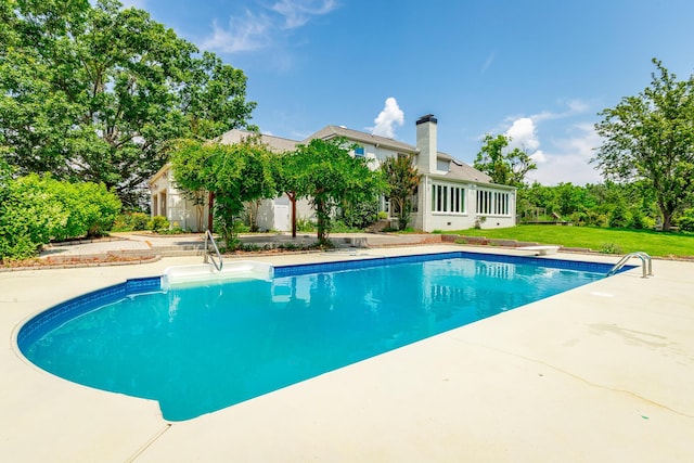 11216 Ooltewah Georgetown Rd, Georgetown, TN 37336 - swimming pool featuring a lawn and a diving board