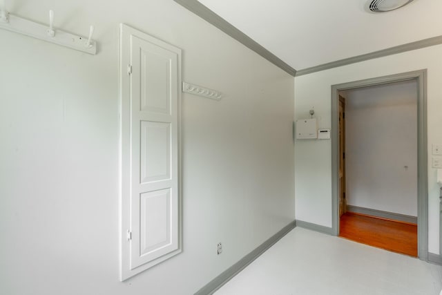 11216 Ooltewah Georgetown Rd, Georgetown, TN 37336 - spare room with crown molding and baseboards
