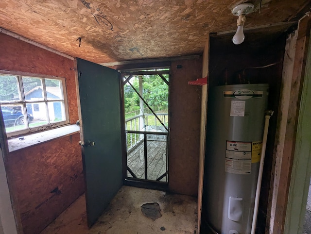 2307 E 35th St, Chattanooga, TN 37407 - doorway featuring electric water heater
