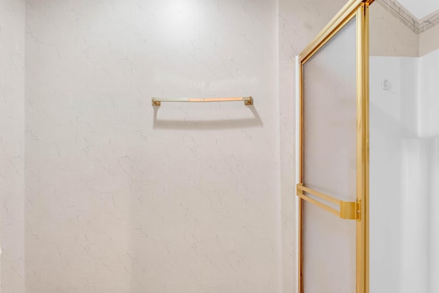 7414 Hamilton Run Dr, Chattanooga, TN 37421 - full bathroom with a shower with door