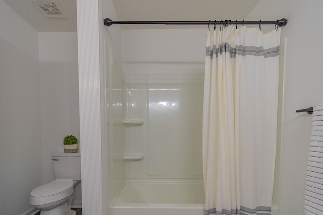 136 Cochran Dr NE, Dalton, GA 30721 - full bathroom with toilet and shower / bathtub combination with curtain