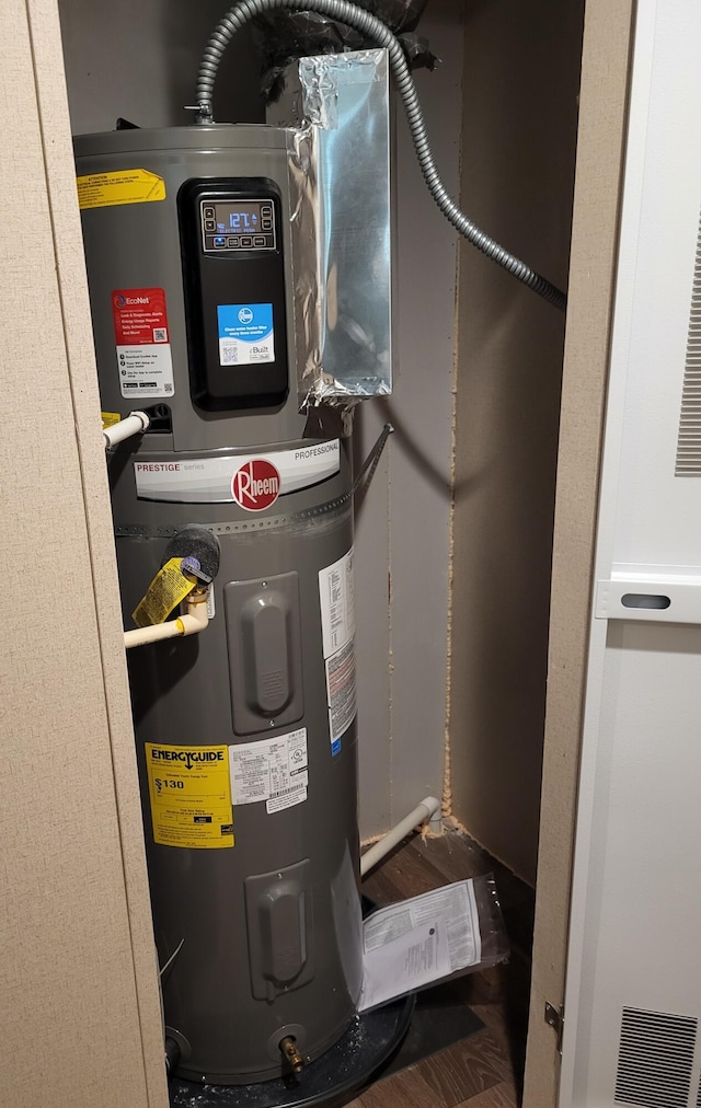 1918 Spradling Rd, Soddy Daisy, TN 37379 - utilities featuring hybrid water heater