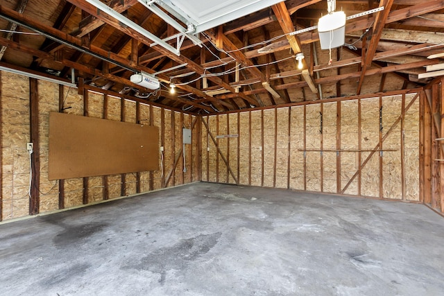 608 Maple Ln, Chattanooga, TN 37412 - garage featuring a garage door opener