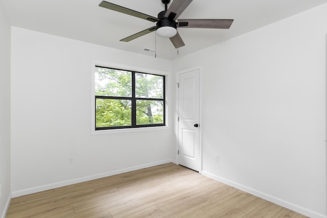 4217 W Rd, Signal Mountain, TN 37377 - unfurnished room featuring light wood-style floors and a ceiling fan