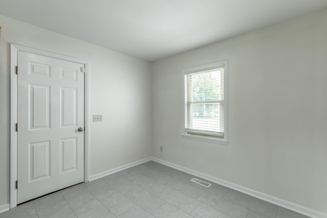 711 2nd St, South Pittsburg, TN 37380 - unfurnished room featuring baseboards