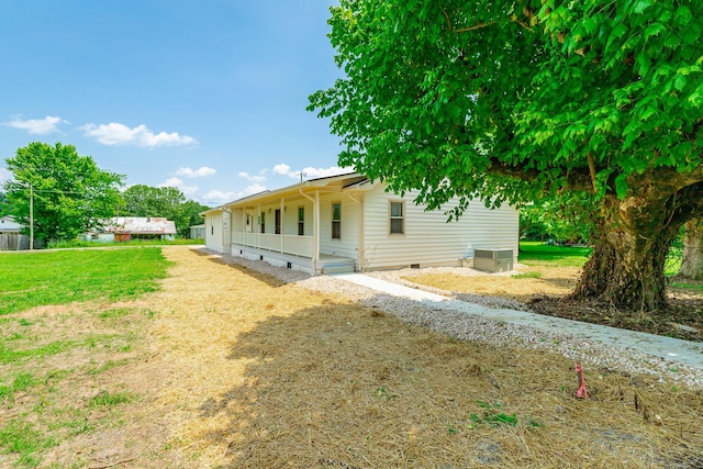 711 2nd St, South Pittsburg, TN 37380 - view of front facade featuring crawl space