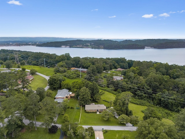 4838 Glenmar Cir, Chattanooga, TN 37416 - aerial view of property and surrounding area featuring a nearby body of water