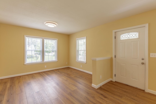 129 N Moore Rd, Chattanooga, TN 37411 - entrance foyer featuring wood finished floors and baseboards
