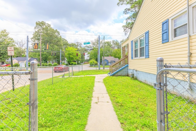 129 N Moore Rd, Chattanooga, TN 37411 - view of yard featuring a gate