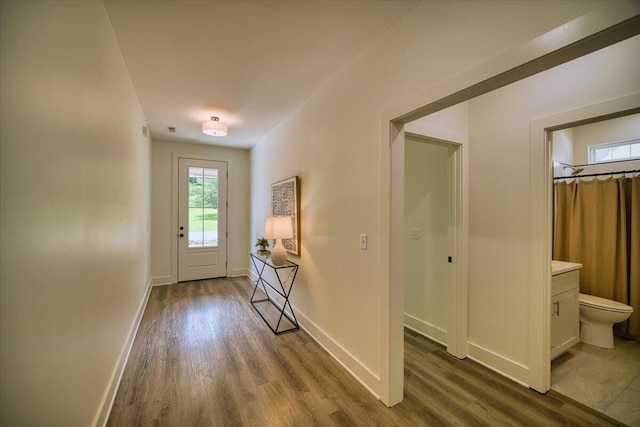 824 Lower Mill Rd, Hixson, TN 37343 - entryway featuring wood finished floors and baseboards