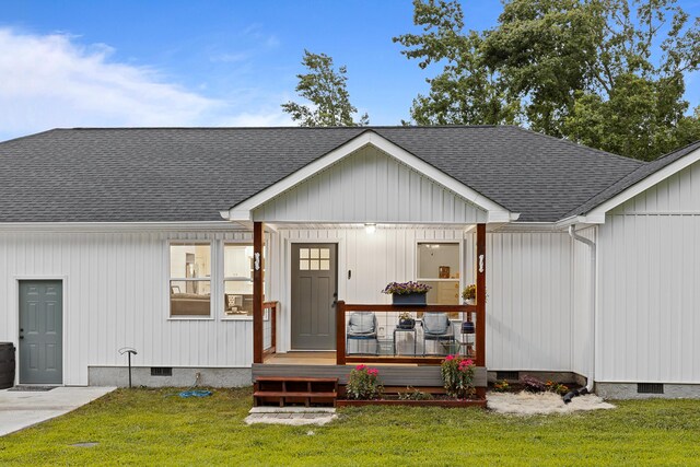 111 Oak Meadow Dr, Dunlap, TN 37327 - view of front facade with roof with shingles, crawl space, a front lawn, and covered porch