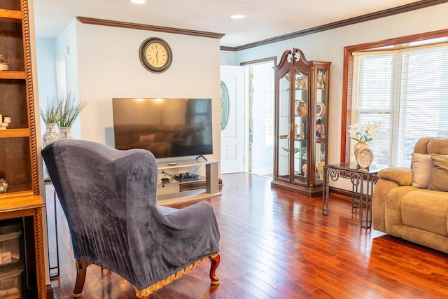 4619 Lake Haven Dr, Chattanooga, TN 37416 - living room with crown molding, hardwood / wood-style floors, and recessed lighting
