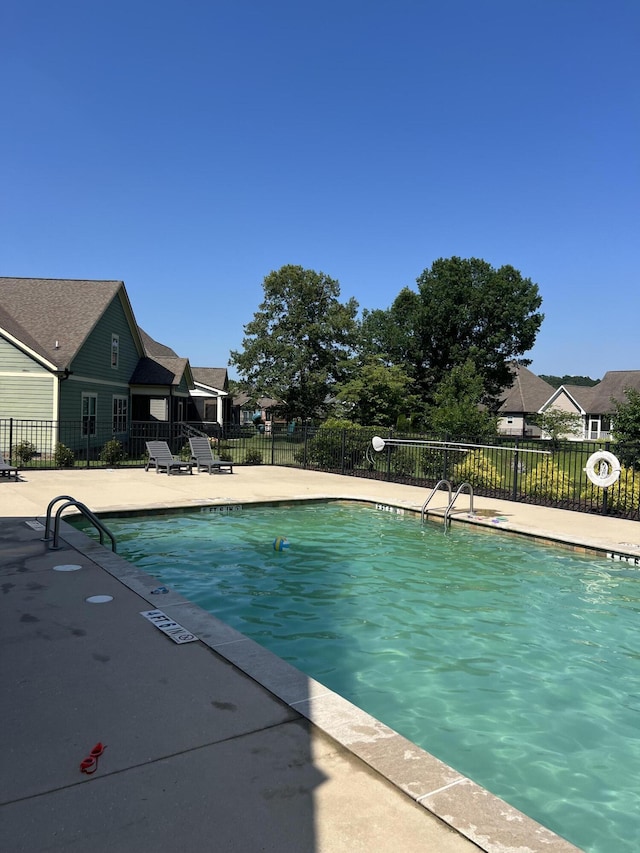3309 Grassy Fields Ln, Apison, TN 37302 - community pool with a patio area