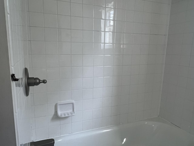 19 Hickory Ln, Fort Oglethorpe, GA 30742 - bathroom view of shower / bathtub combination