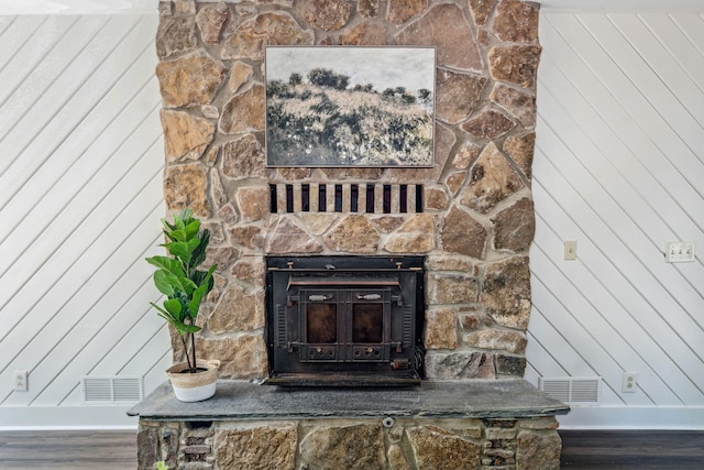 507 Big Stump Mountain Trl, Jasper, GA 30143 - detailed view of wood finished floors and wooden walls
