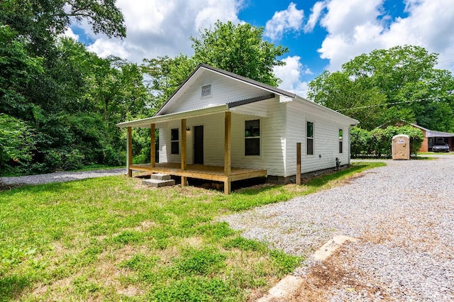 409 Hall St, Lafayette, GA 30728 - farmhouse with a porch and a front yard