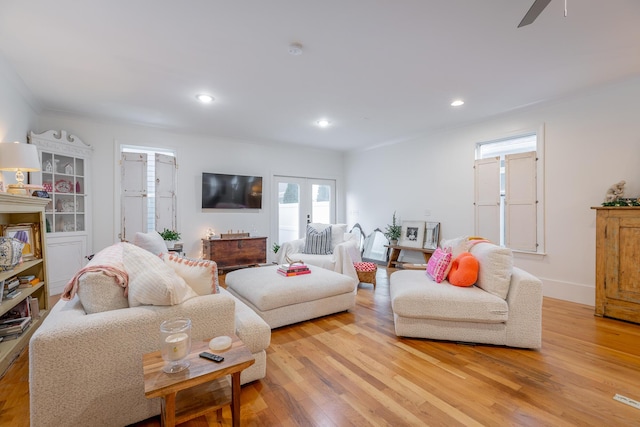 661 E 16th St, Chattanooga, TN 37408 - living room with light wood-style flooring, recessed lighting, a ceiling fan, and crown molding