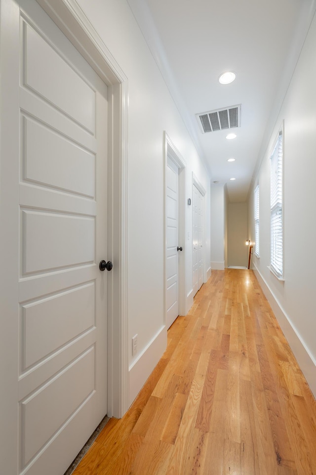 661 E 16th St, Chattanooga, TN 37408 - corridor featuring light wood-type flooring and recessed lighting