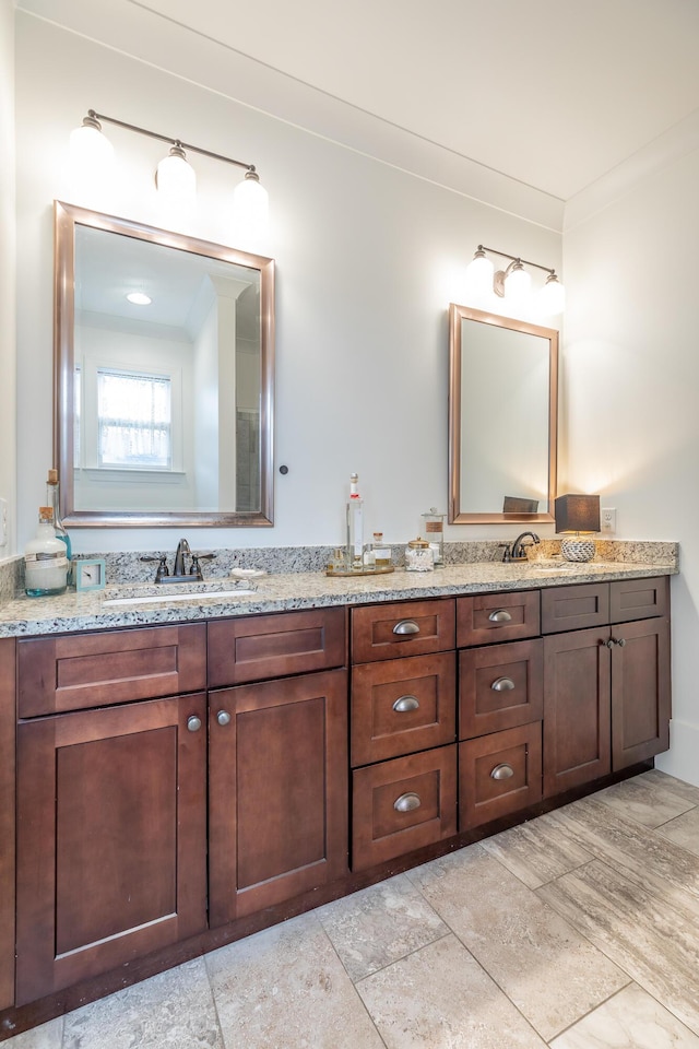661 E 16th St, Chattanooga, TN 37408 - full bath with double vanity and crown molding