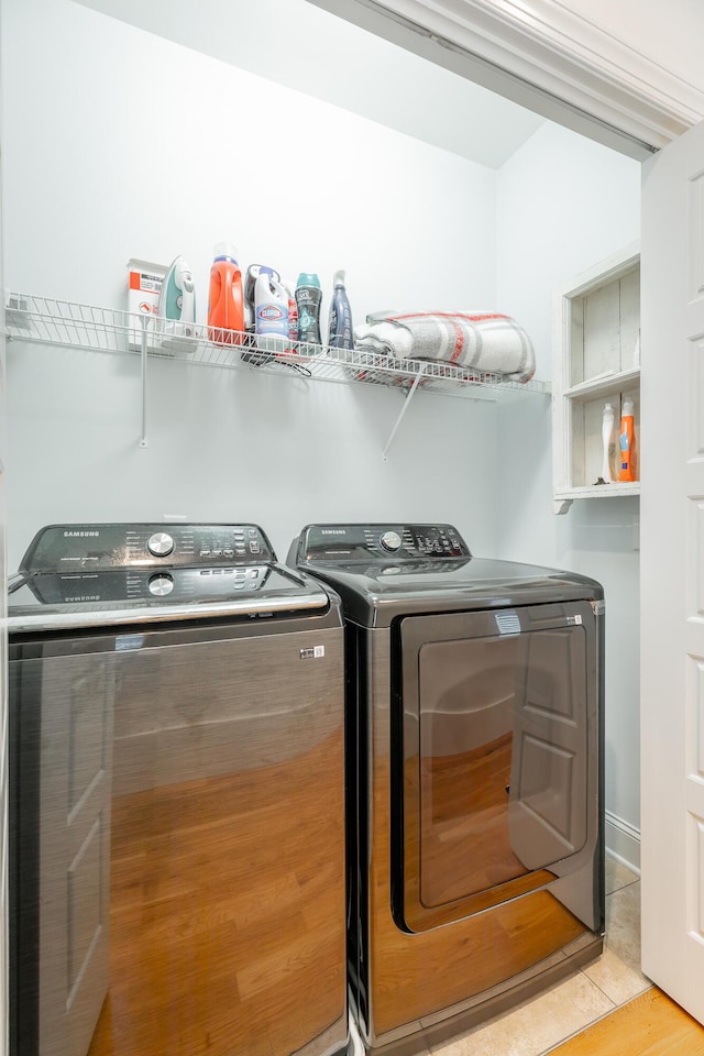 661 E 16th St, Chattanooga, TN 37408 - laundry room with washing machine and dryer