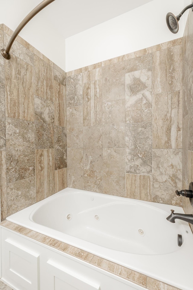 661 E 16th St, Chattanooga, TN 37408 - bathroom with a combined bath / shower with jetted tub