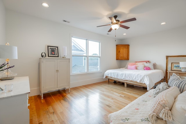 661 E 16th St, Chattanooga, TN 37408 - bedroom with light wood finished floors, recessed lighting, and a ceiling fan